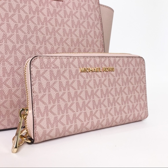 🌸 Michael Kors Selma Med Satchel And Wrislet NWT - Picture 4 of 8